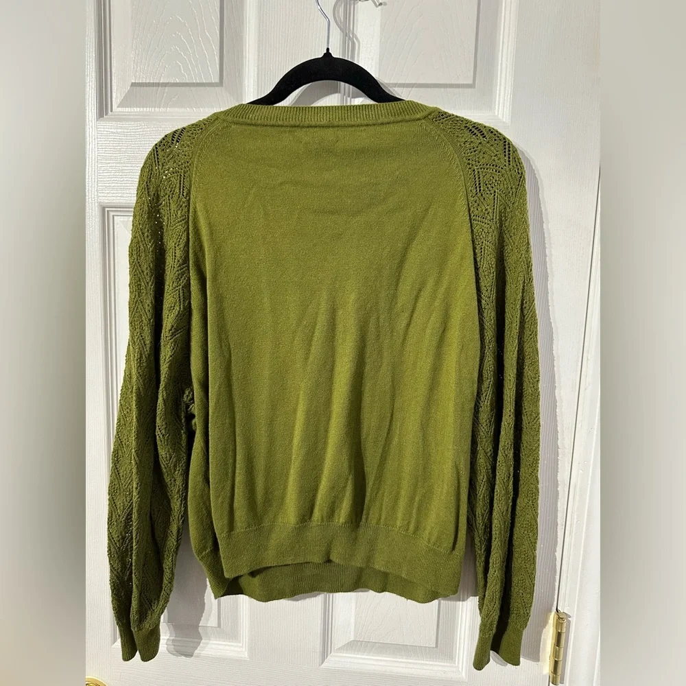 Garnet Hill Green Crew Neck Sweater with Cable Knit Sleeves (XS) - Picture 10 of 15